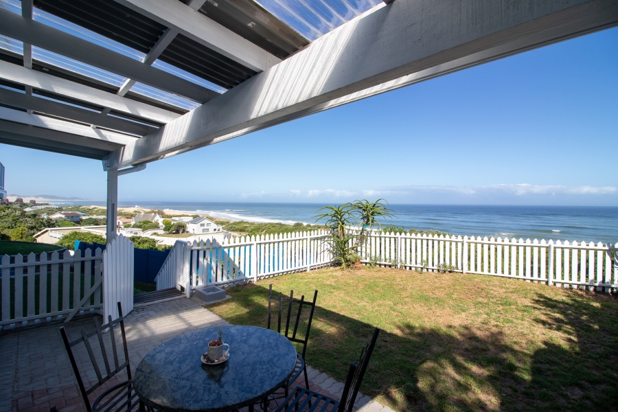 11 Bedroom Property for Sale in West Beach Eastern Cape